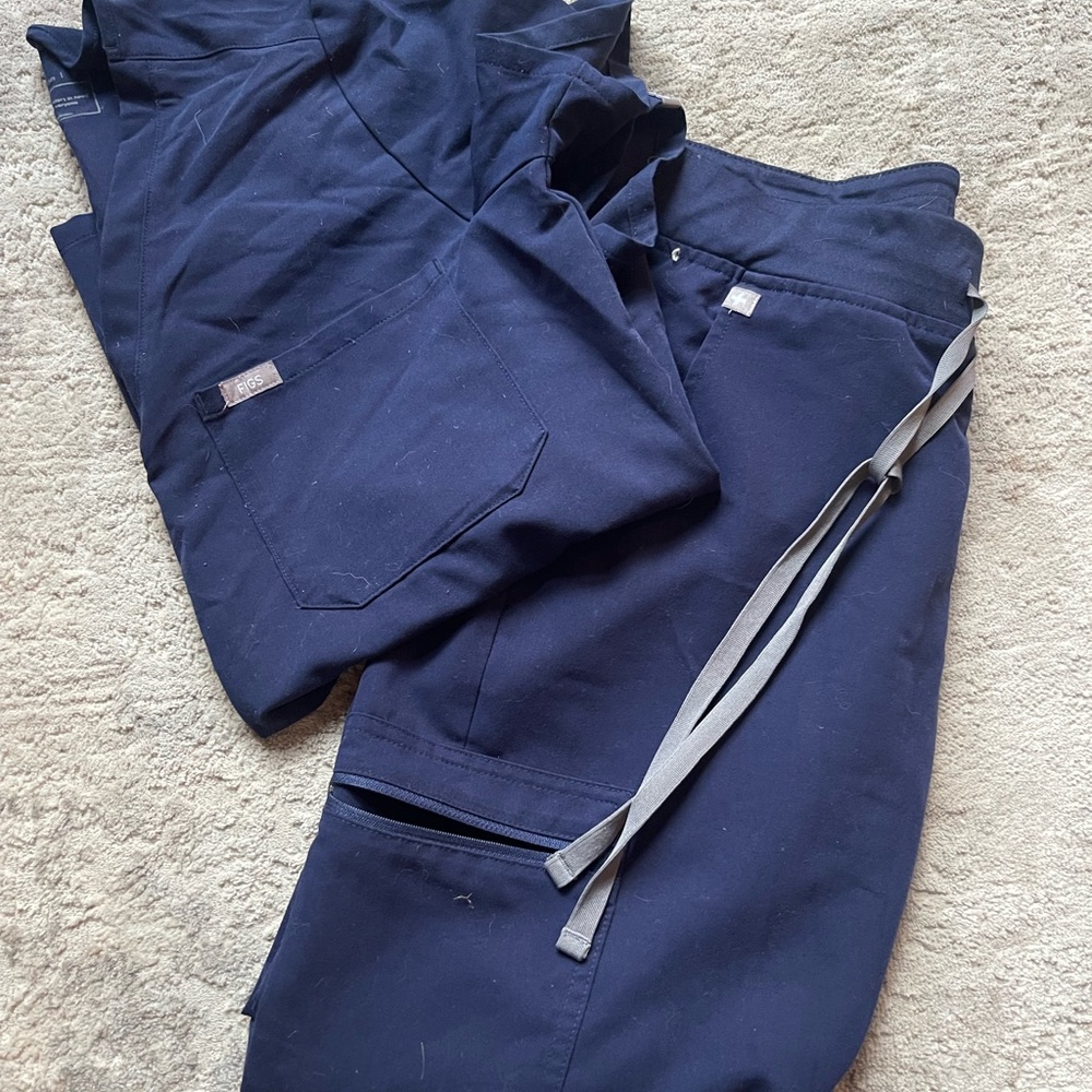 Women’s navy figs scrub set